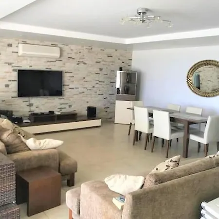 Beautiful Private 4 Bed Villa With Amazing Views In Peaceful Location *