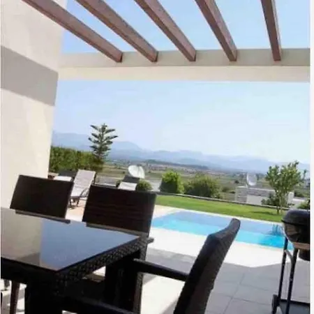 Beautiful Private 4 Bed Villa With Amazing Views In Peaceful Location